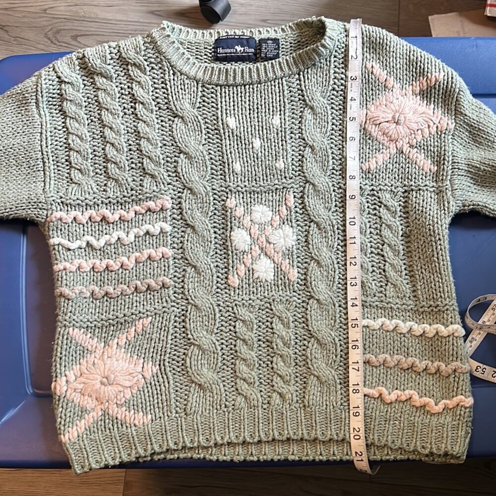 Vintage 90’s Hunters Run Hand Knit Ramie/Acrylic Green & Pink Embroider Sweater - Picture 12 of 13